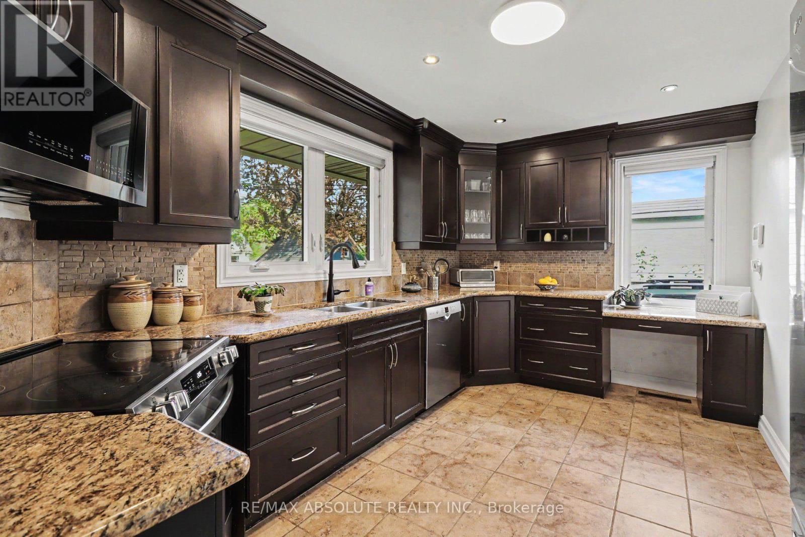 805 Smyth Road, Ottawa, Ontario  K1G 1P2 - Photo 14 - X13607900
