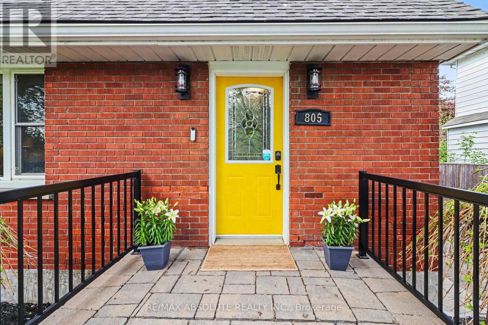 805 Smyth Road, Ottawa, Ontario  K1G 1P2 - Photo 4 - X13607900