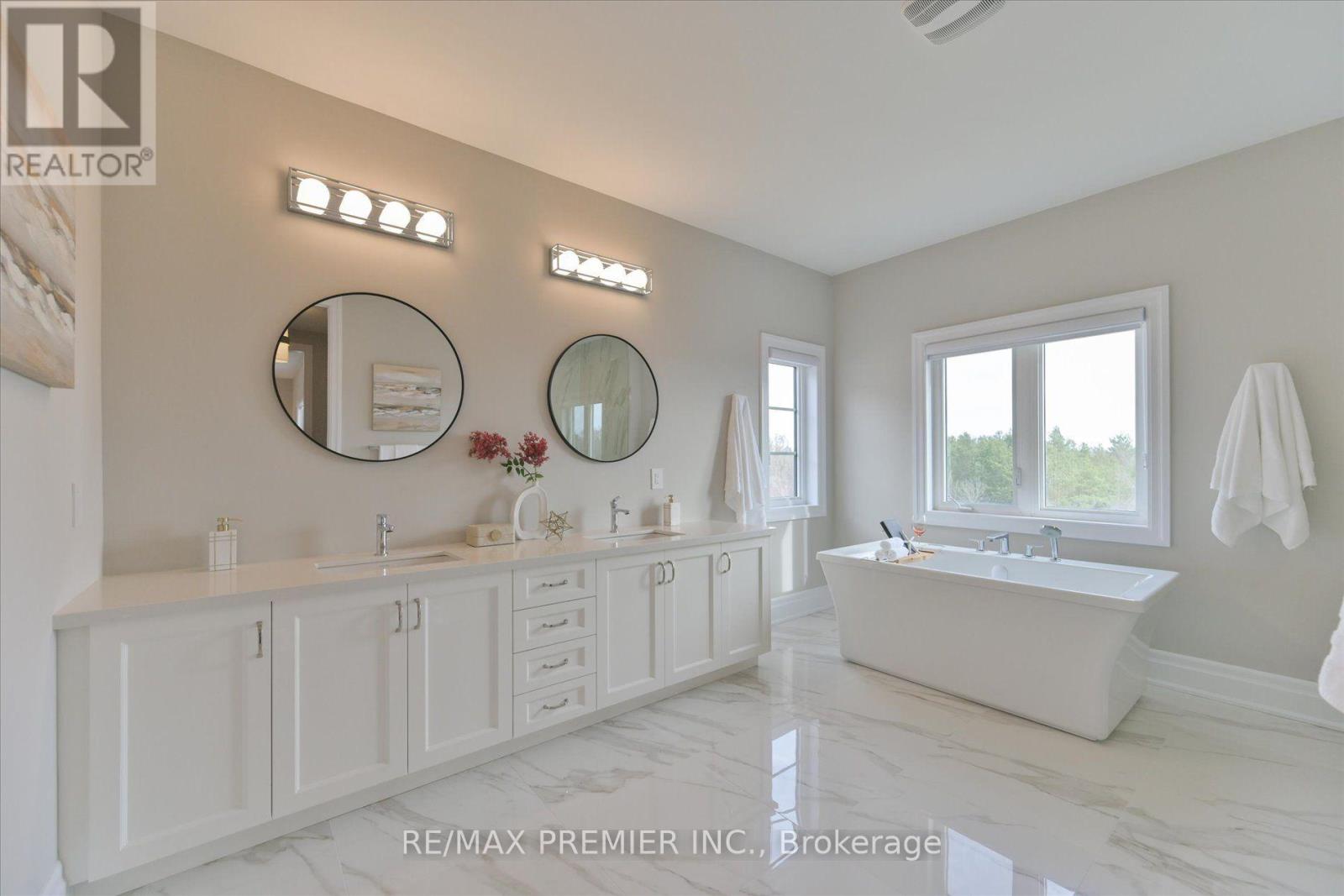 94 Sunny Acres Crescent, King, Ontario  L7B 0S6 - Photo 35 - N13607930