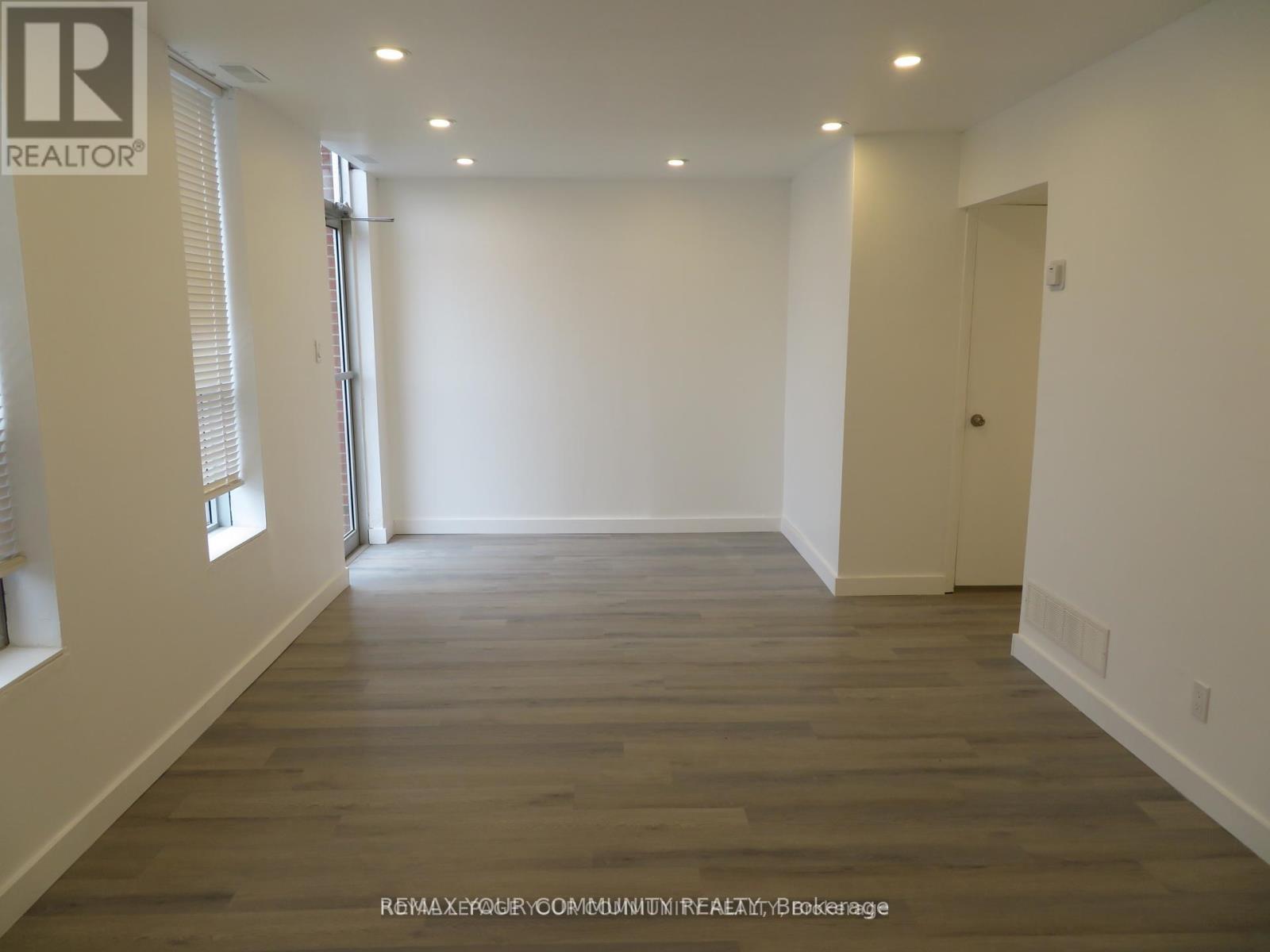 747 Garyray Drive, Toronto, Ontario  M9L 1R2 - Photo 3 - W13607746