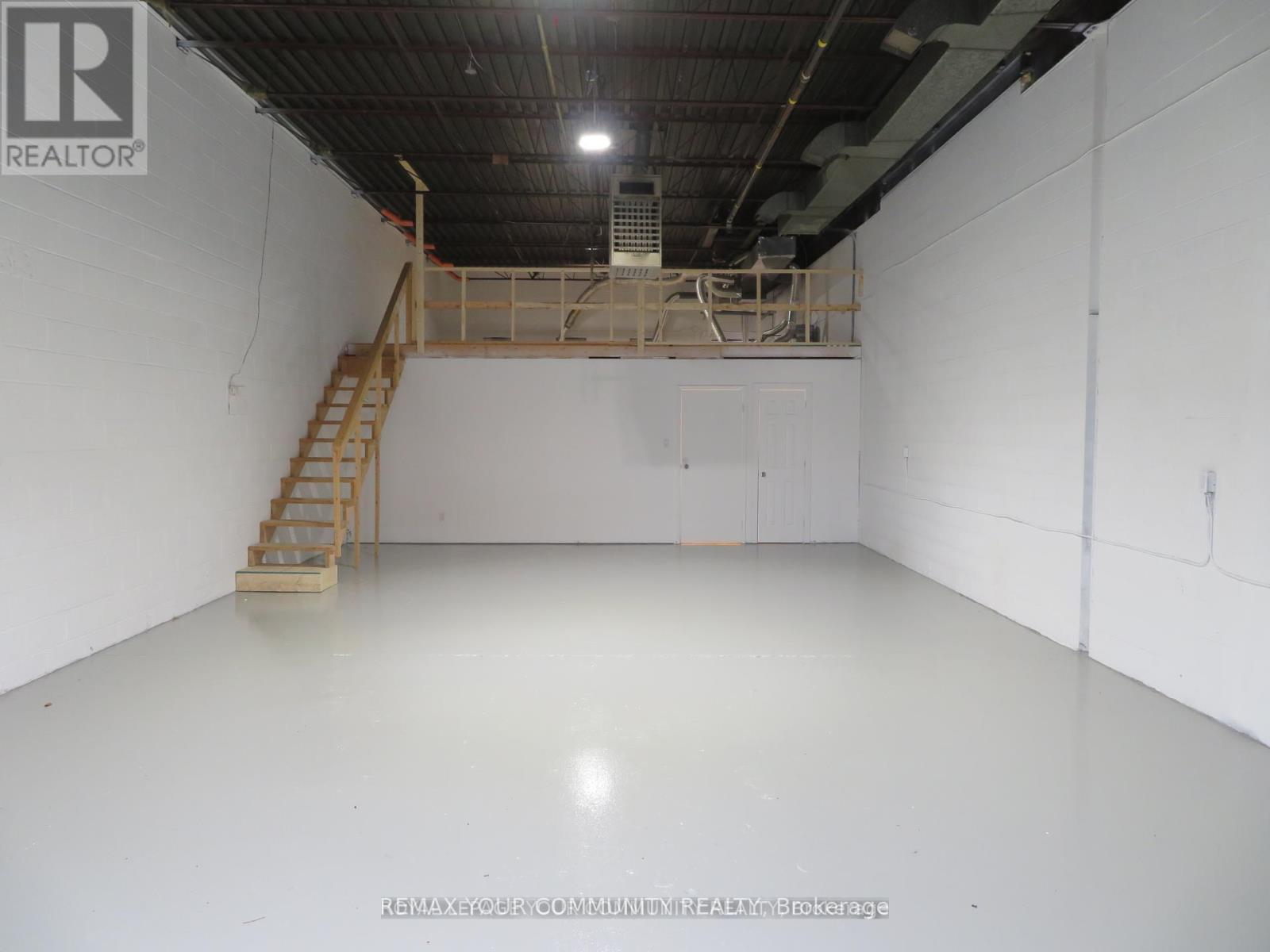 747 Garyray Drive, Toronto, Ontario  M9L 1R2 - Photo 6 - W13607746