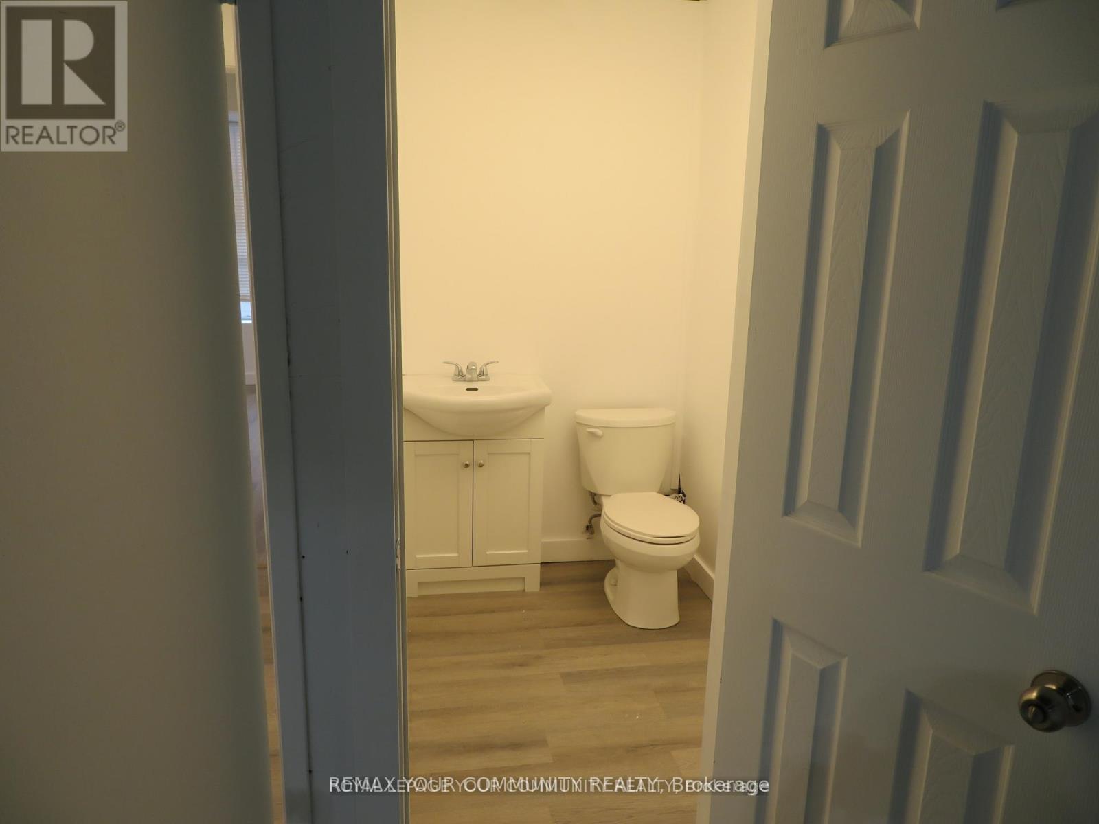 747 Garyray Drive, Toronto, Ontario  M9L 1R2 - Photo 7 - W13607746