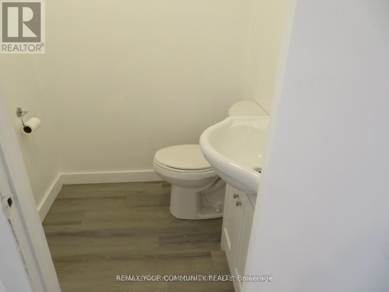 747 Garyray Drive, Toronto, Ontario  M9L 1R2 - Photo 8 - W13607746