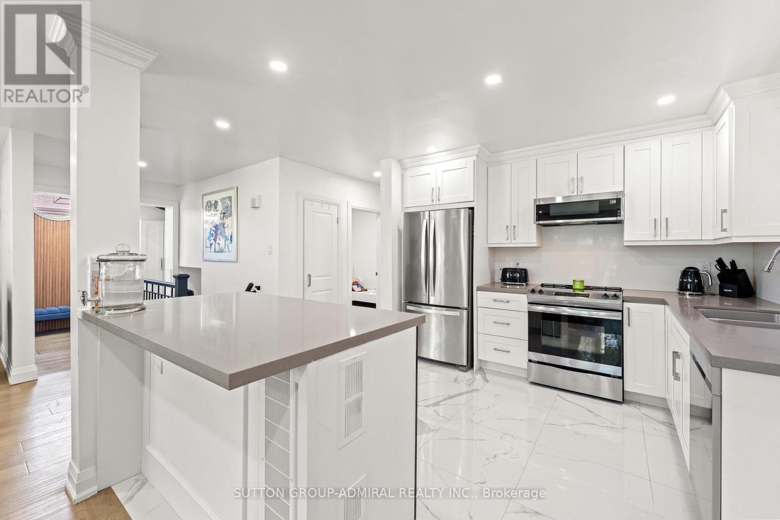 Main - 3 Hartland Road, Toronto, Ontario  M9C 4S9 - Photo 12 - W13607890