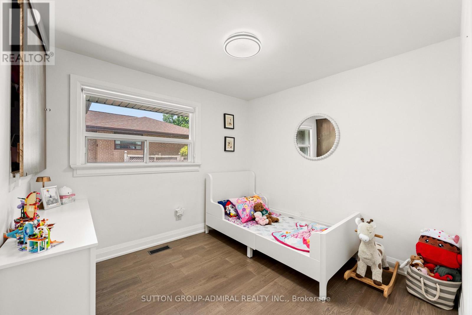 Main - 3 Hartland Road, Toronto, Ontario  M9C 4S9 - Photo 16 - W13607890