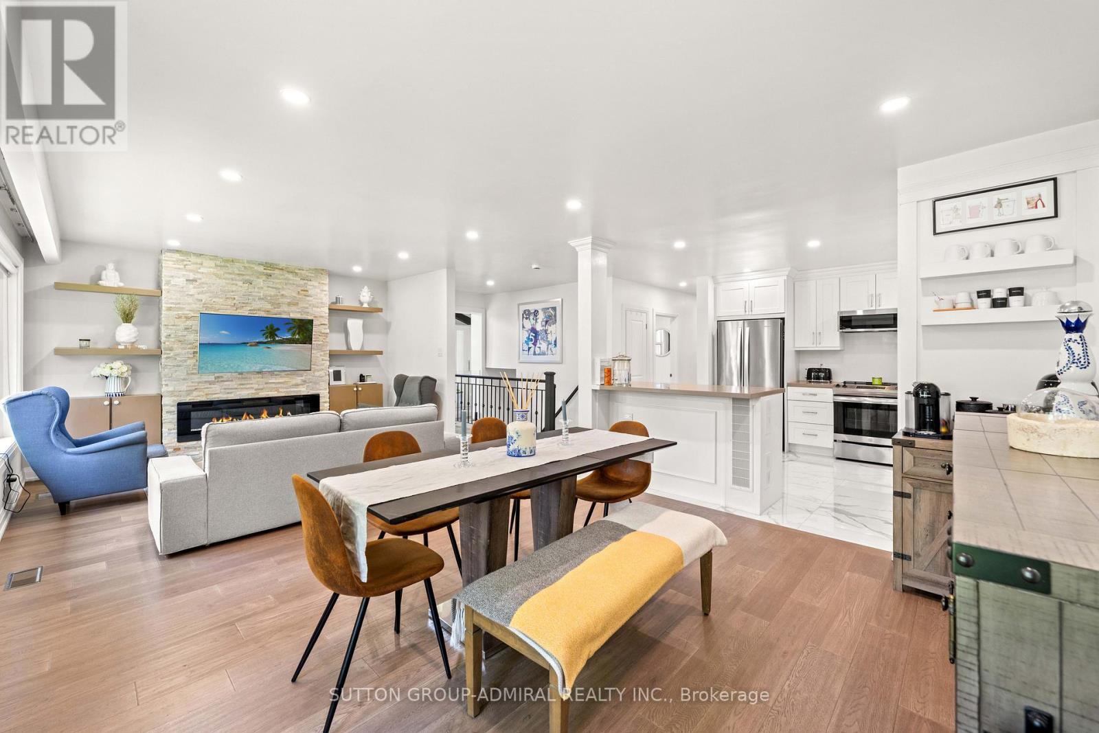 Main - 3 Hartland Road, Toronto, Ontario  M9C 4S9 - Photo 3 - W13607890