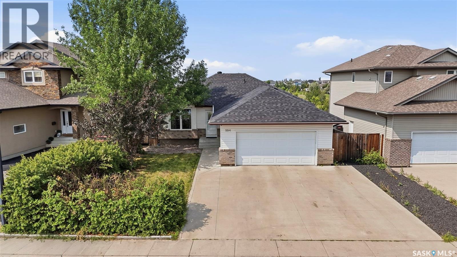 254 Denham Crescent, Saskatoon, Saskatchewan  S7R 1E8 - Photo 4 - SK043712