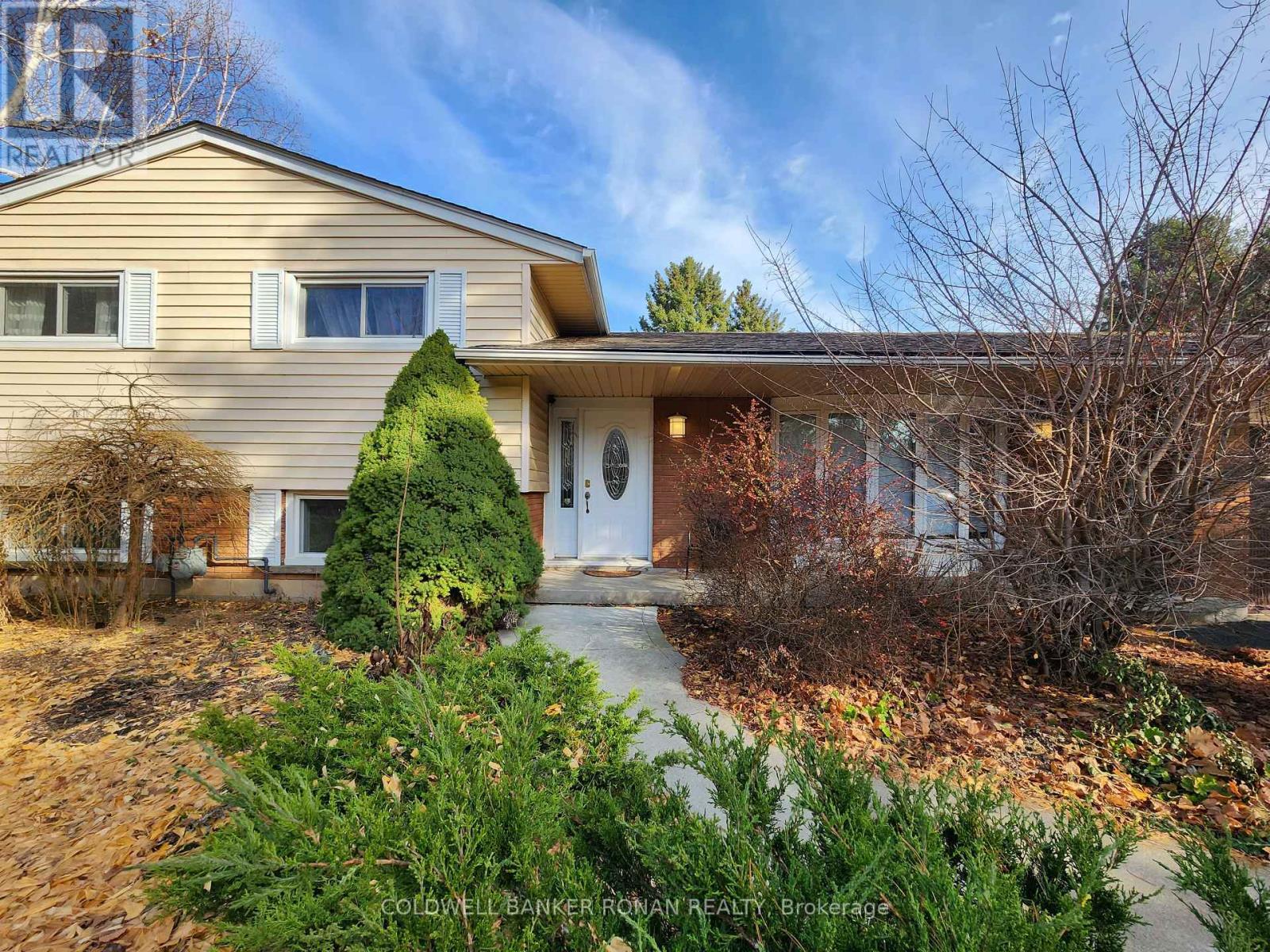 225 Lime Kiln Road, Hamilton, Ontario  L9G 3A9 - Photo 2 - X13607918