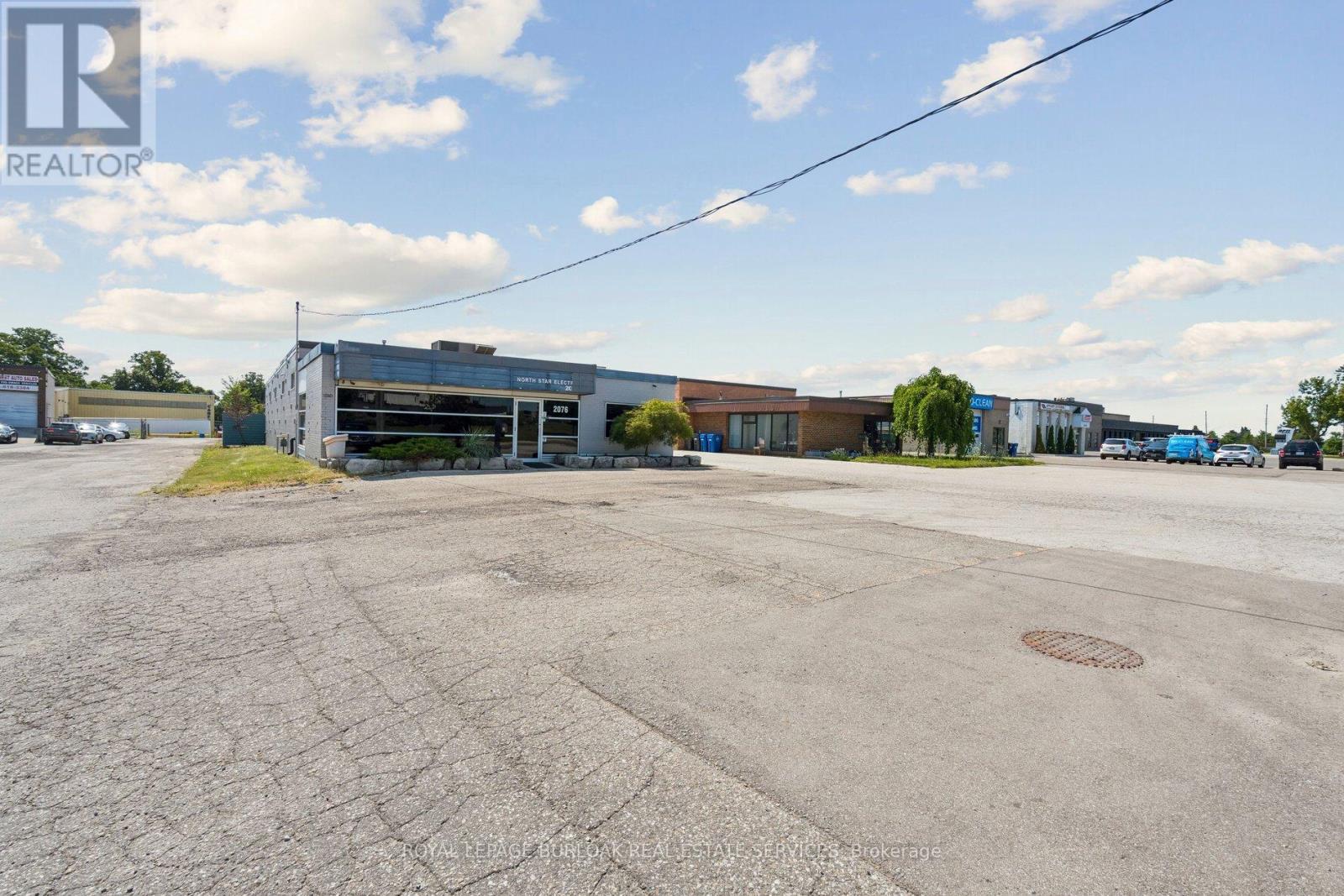 2076 Speers Road, Oakville, Ontario  L6L 2X8 - Photo 2 - W13197490