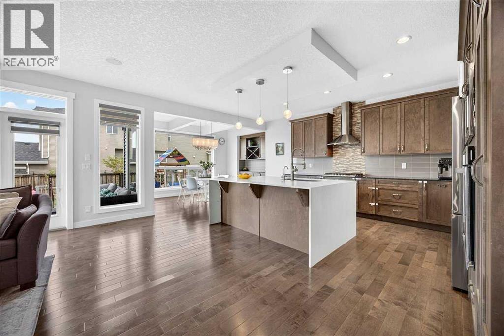546 Sherwood Boulevard NW, Calgary, Alberta  T3R 0R7 - Photo 10 - A2329491