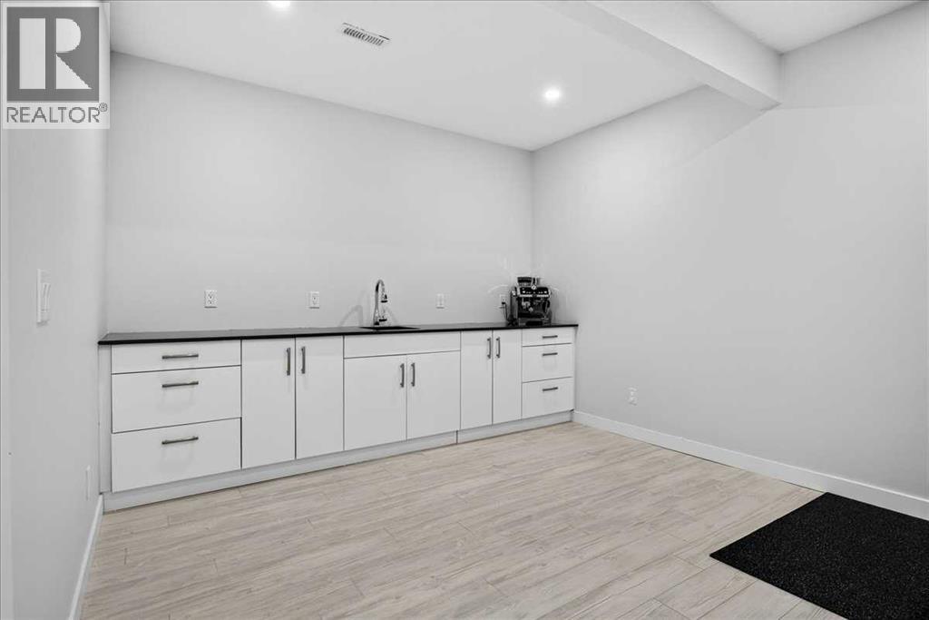546 Sherwood Boulevard NW, Calgary, Alberta  T3R 0R7 - Photo 40 - A2329491