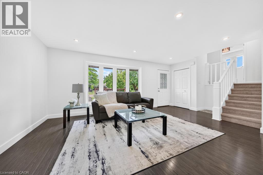 8 Acadia Crescent, St. Catharines, Ontario  L2P 1H8 - Photo 5 - 40846970