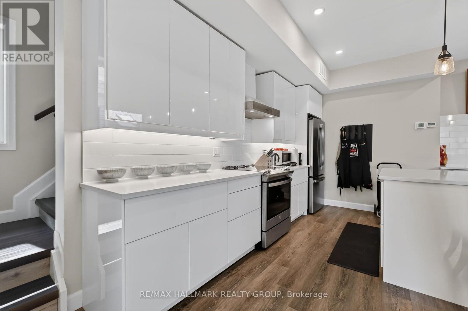 A1 - 359 Whitby Avenue, Ottawa, Ontario  K2A 0B3 - Photo 6 - X13608058