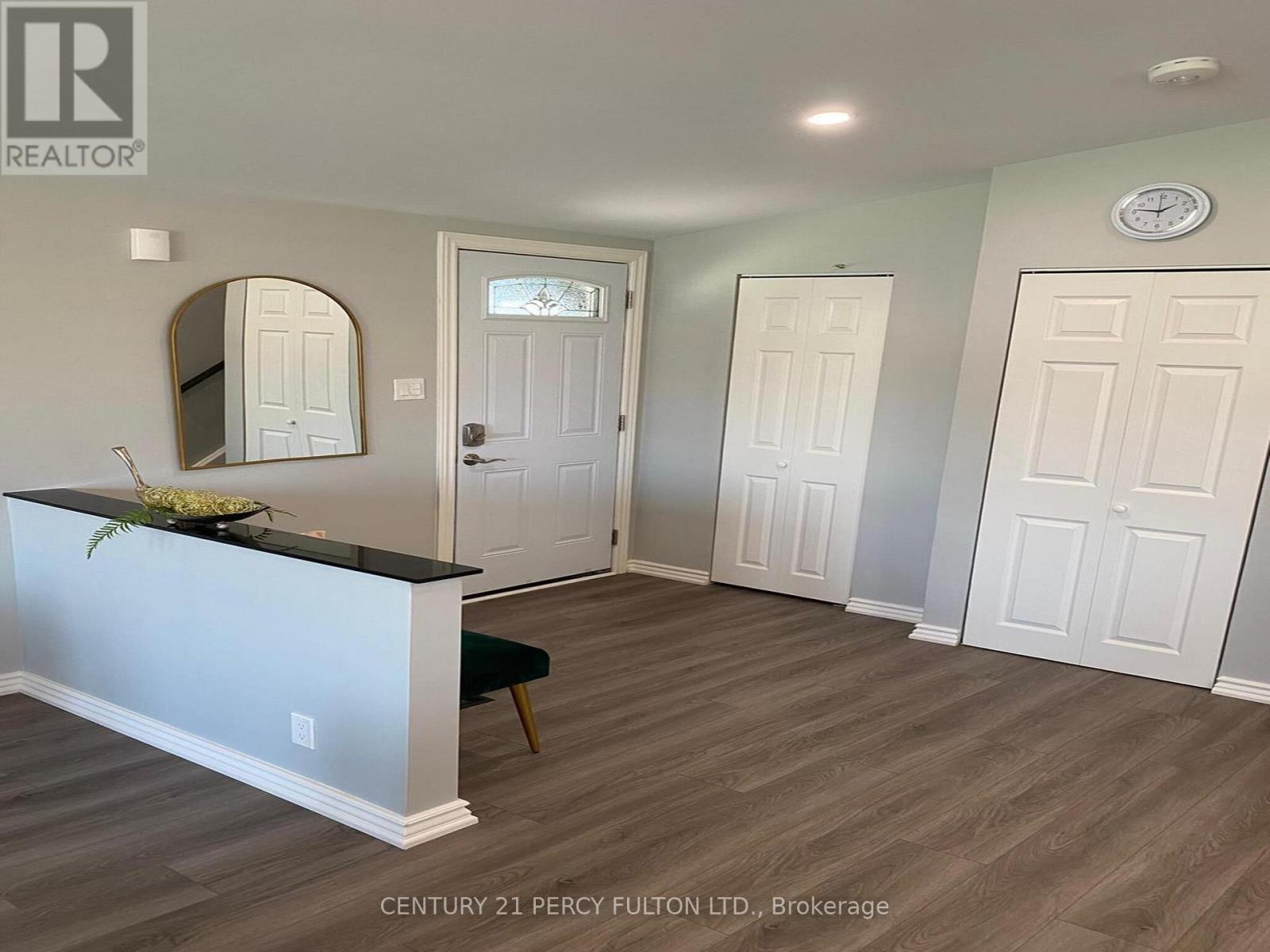 876 Antonio Street, Pickering, Ontario  L1W 1T3 - Photo 3 - E13607662