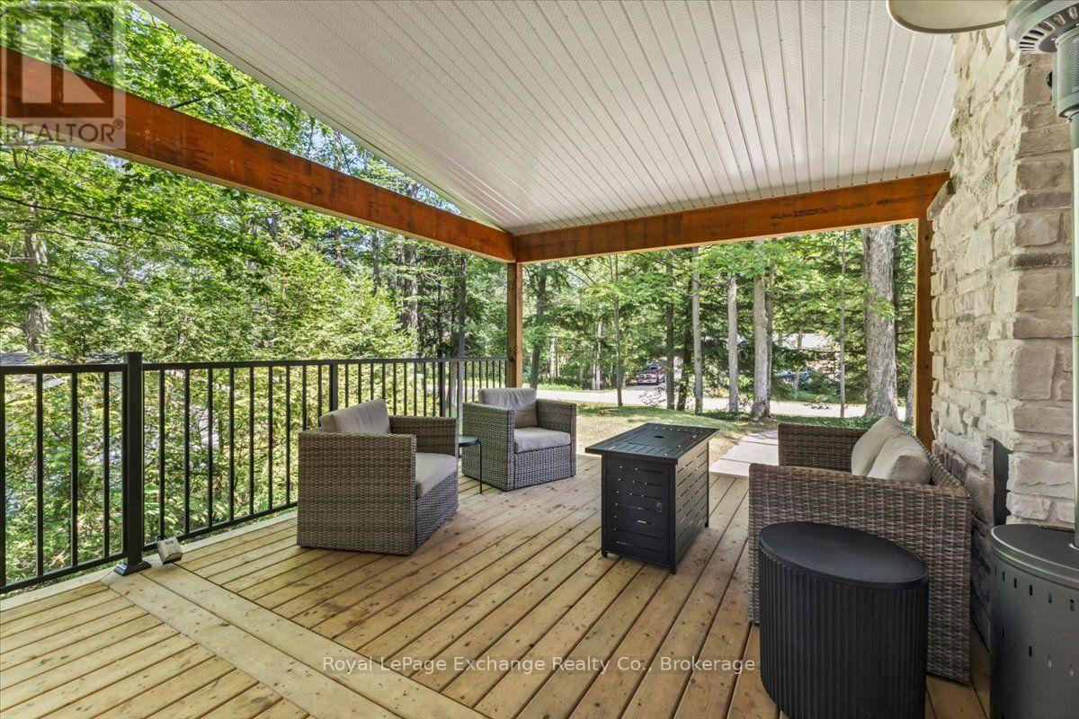 819 Wilson Avenue, Huron-Kinloss, Ontario  N2Z 2X3 - Photo 2 - X13608064