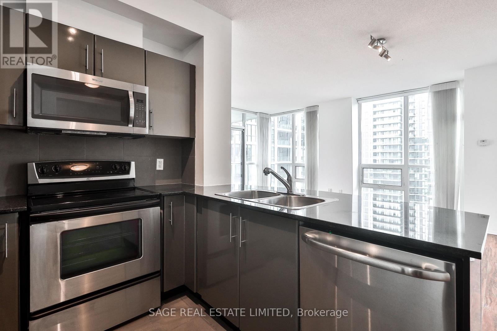 2711 - 16 Yonge Street, Toronto, Ontario  M5E 2A1 - Photo 13 - C13608030