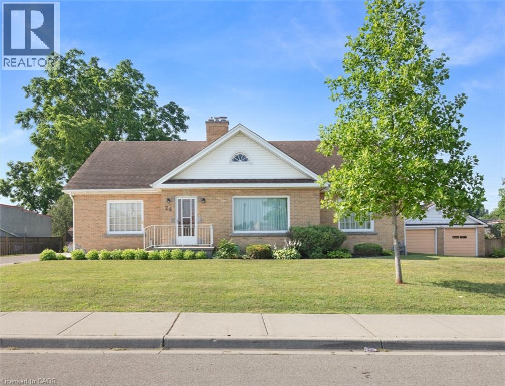 24 PINE Street, Delhi, Ontario
