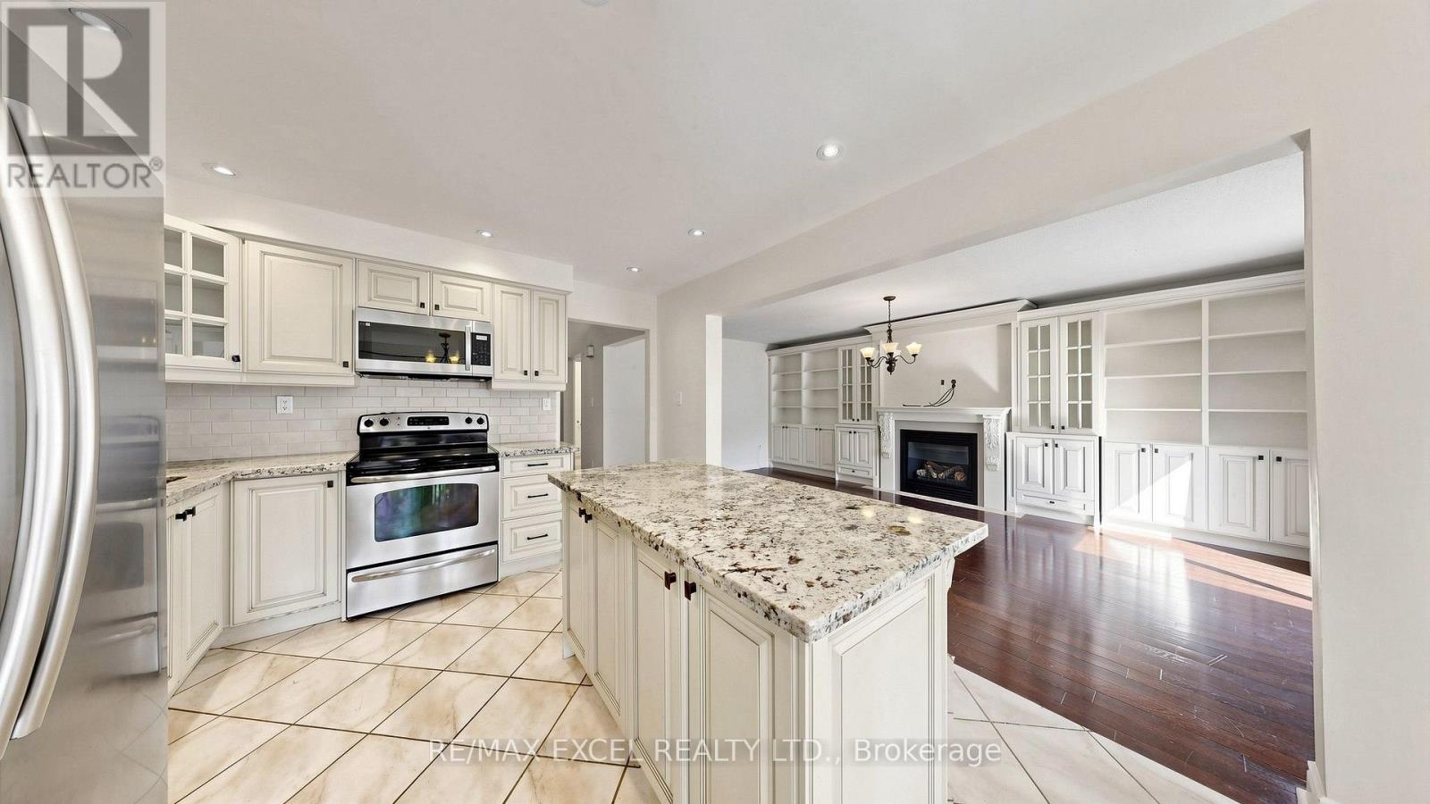 21 Mary Gapper Crescent, Richmond Hill (North Richvale), Ontario  L4C 7L9 - Photo 11 - N13607968