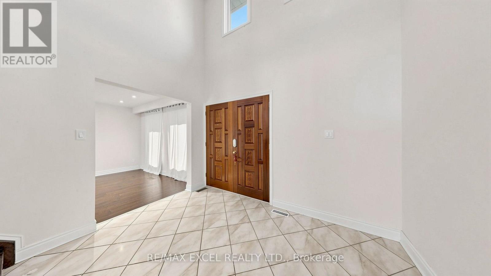21 Mary Gapper Crescent, Richmond Hill (North Richvale), Ontario  L4C 7L9 - Photo 28 - N13607968