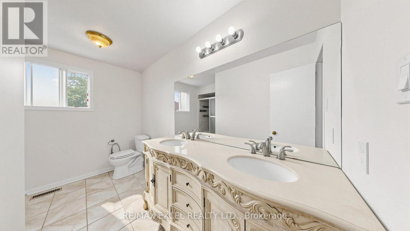 21 Mary Gapper Crescent, Richmond Hill (North Richvale), Ontario  L4C 7L9 - Photo 36 - N13607968