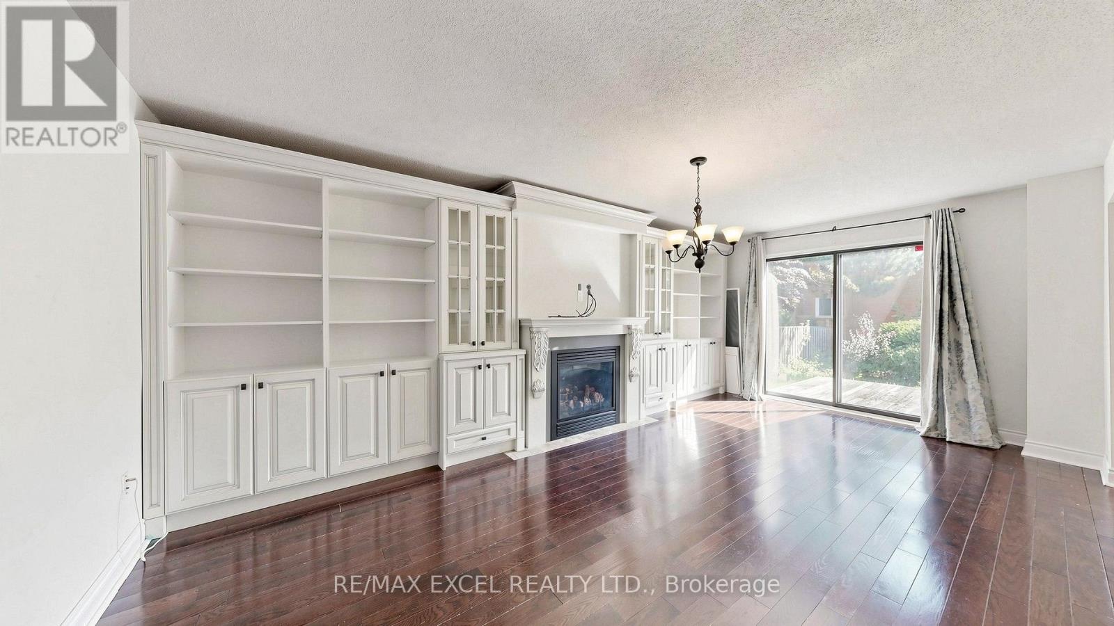 21 Mary Gapper Crescent, Richmond Hill (North Richvale), Ontario  L4C 7L9 - Photo 4 - N13607968