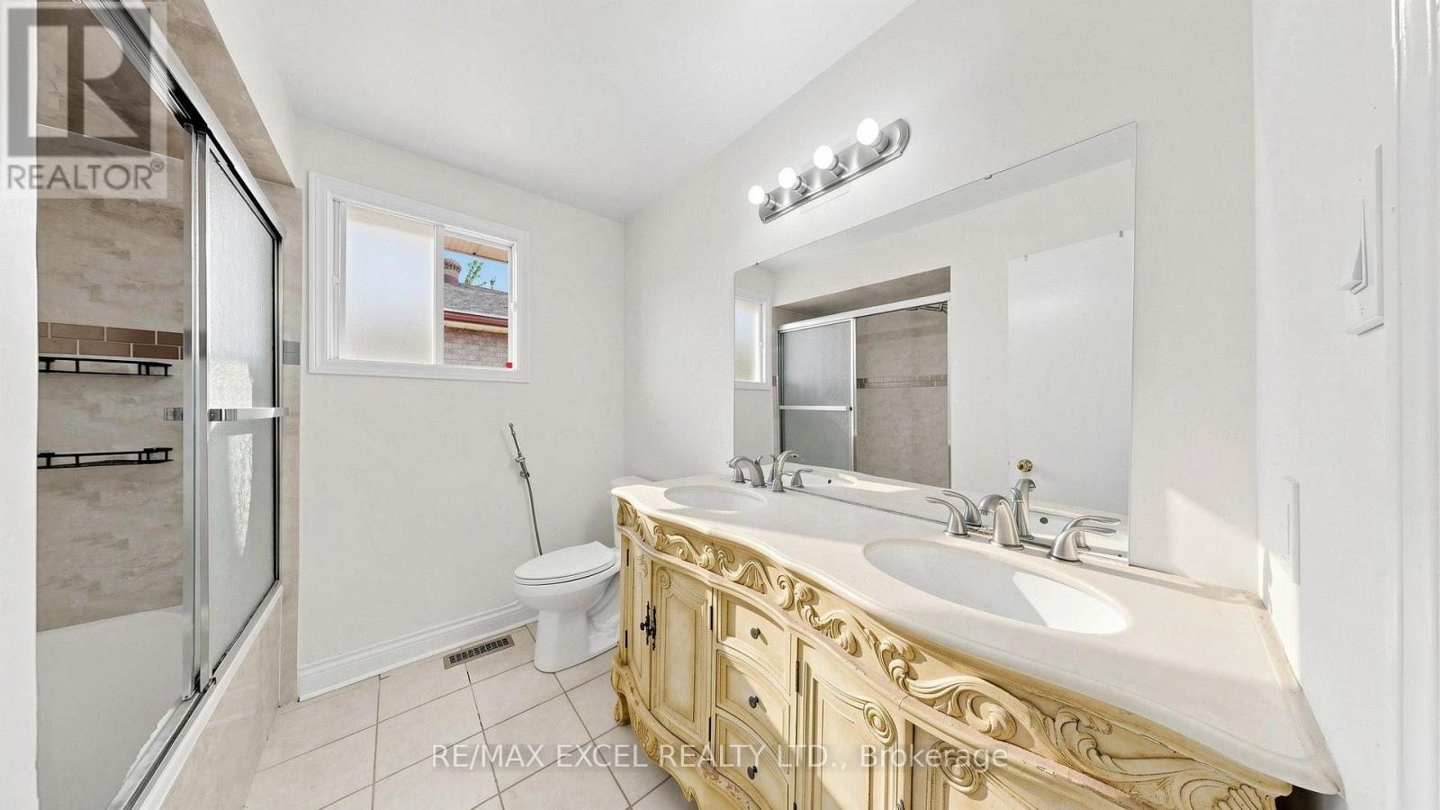 21 Mary Gapper Crescent, Richmond Hill (North Richvale), Ontario  L4C 7L9 - Photo 44 - N13607968