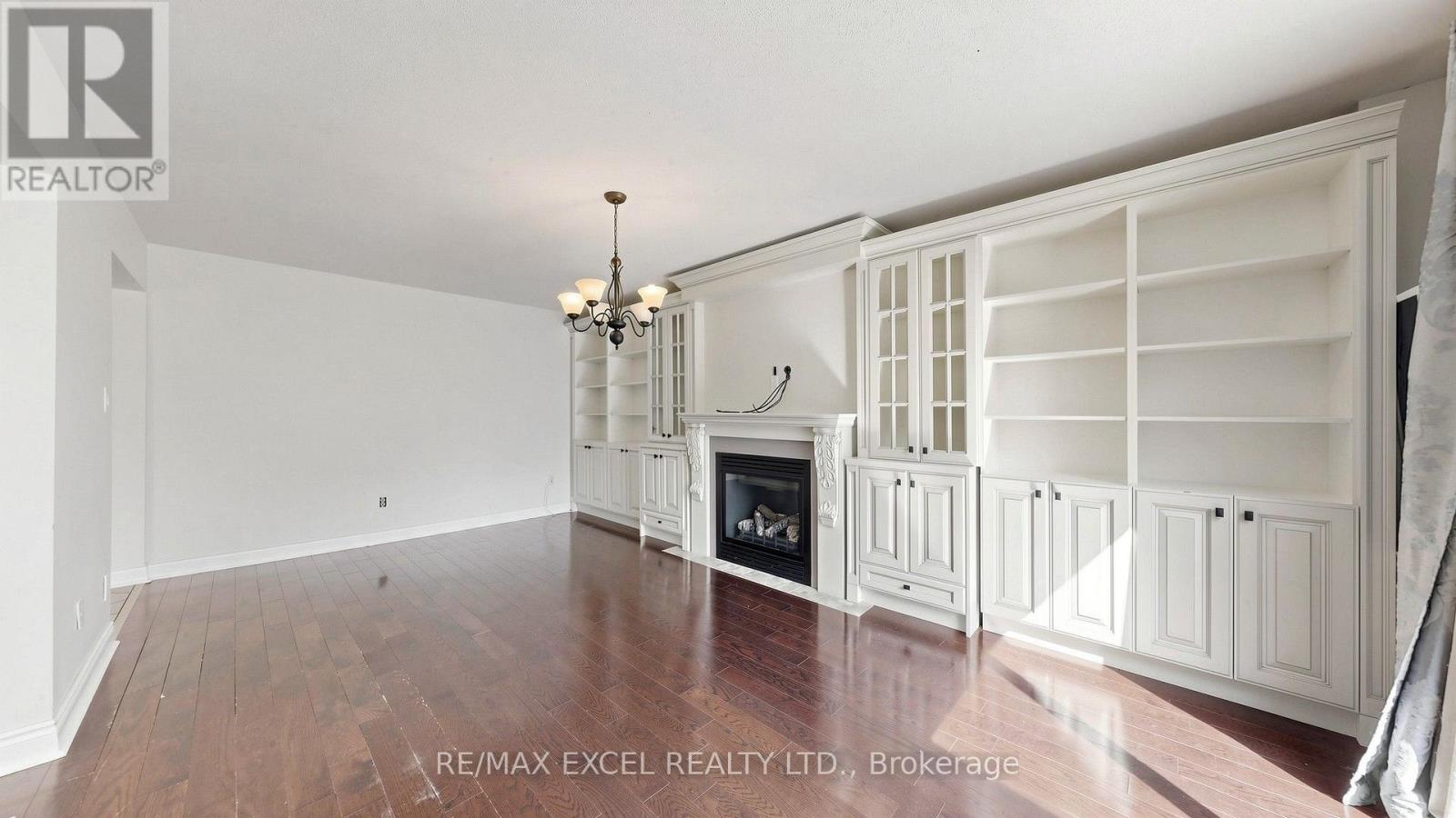 21 Mary Gapper Crescent, Richmond Hill (North Richvale), Ontario  L4C 7L9 - Photo 7 - N13607968