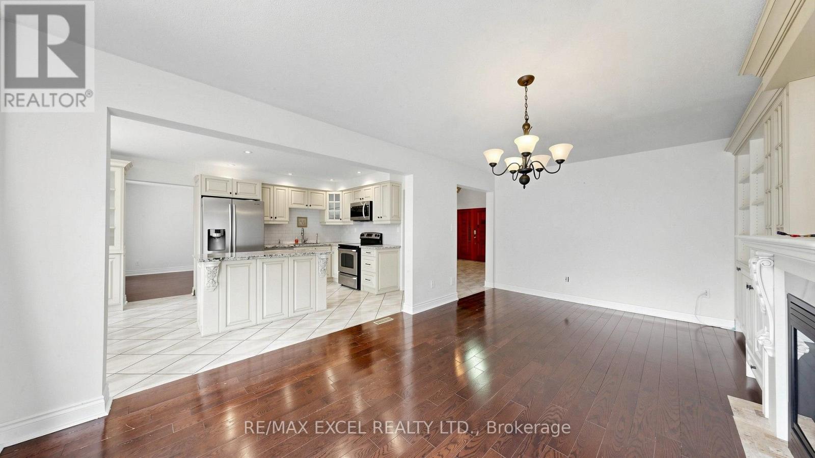 21 Mary Gapper Crescent, Richmond Hill (North Richvale), Ontario  L4C 7L9 - Photo 8 - N13607968