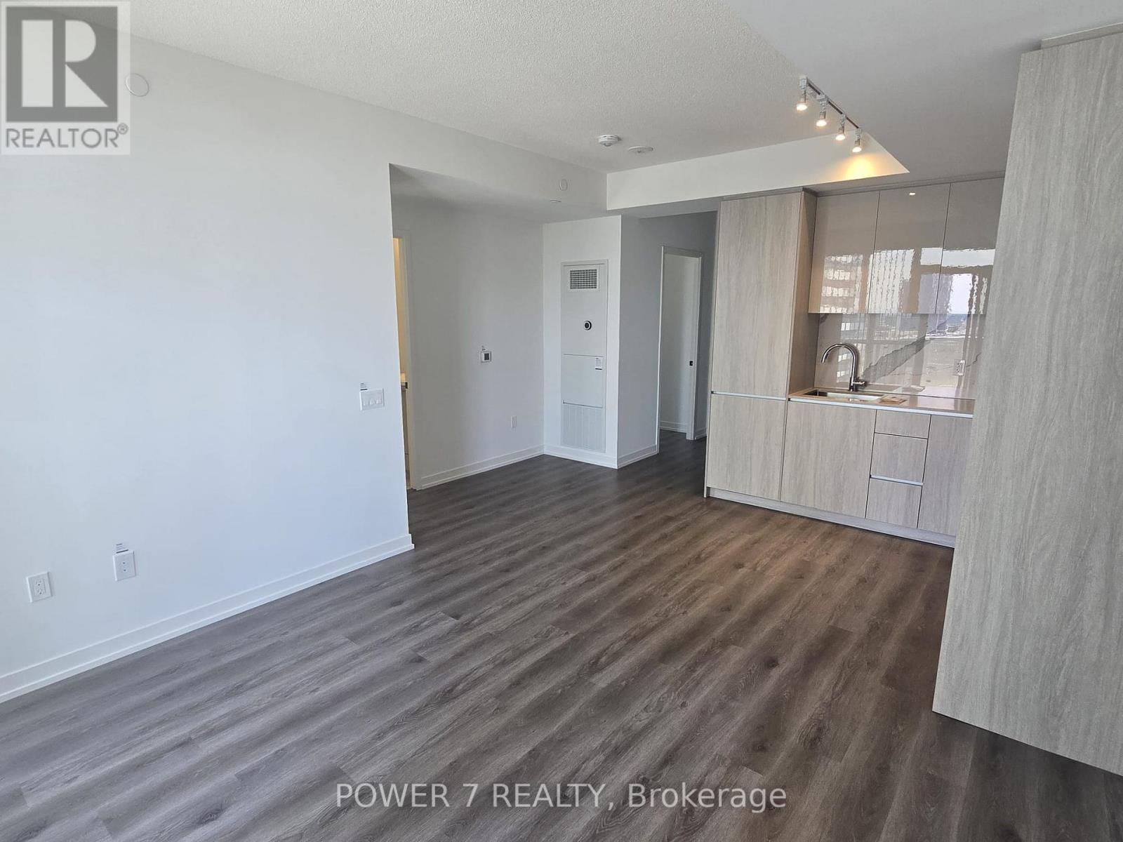 1503 - 28 Interchange Way, Vaughan (Vaughan Corporate Centre), Ontario  L4K 0P8 - Photo 7 - N13608056