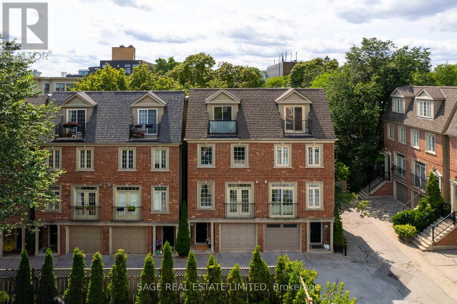 722e Kingston Road, Toronto, Ontario  M4E 1R7 - Photo 2 - E13600898