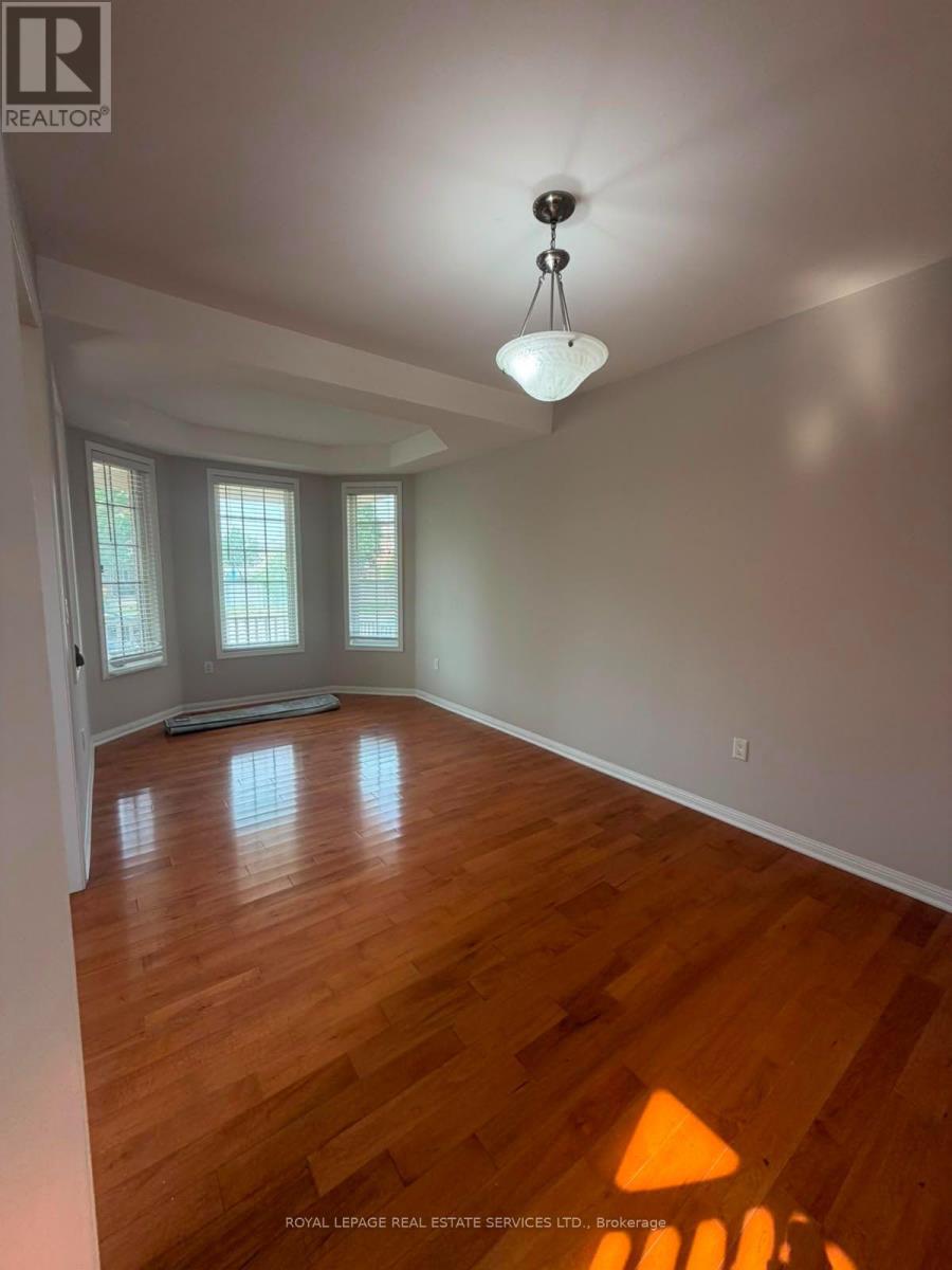 697 Scott Boulevard, Milton, Ontario  L9T 0X9 - Photo 3 - W13608032