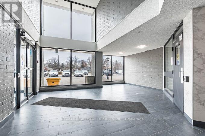 119 - 2001 BONNYMEDE DRIVE Mississauga (Clarkson) Ontario Canada L5J4H8 3
