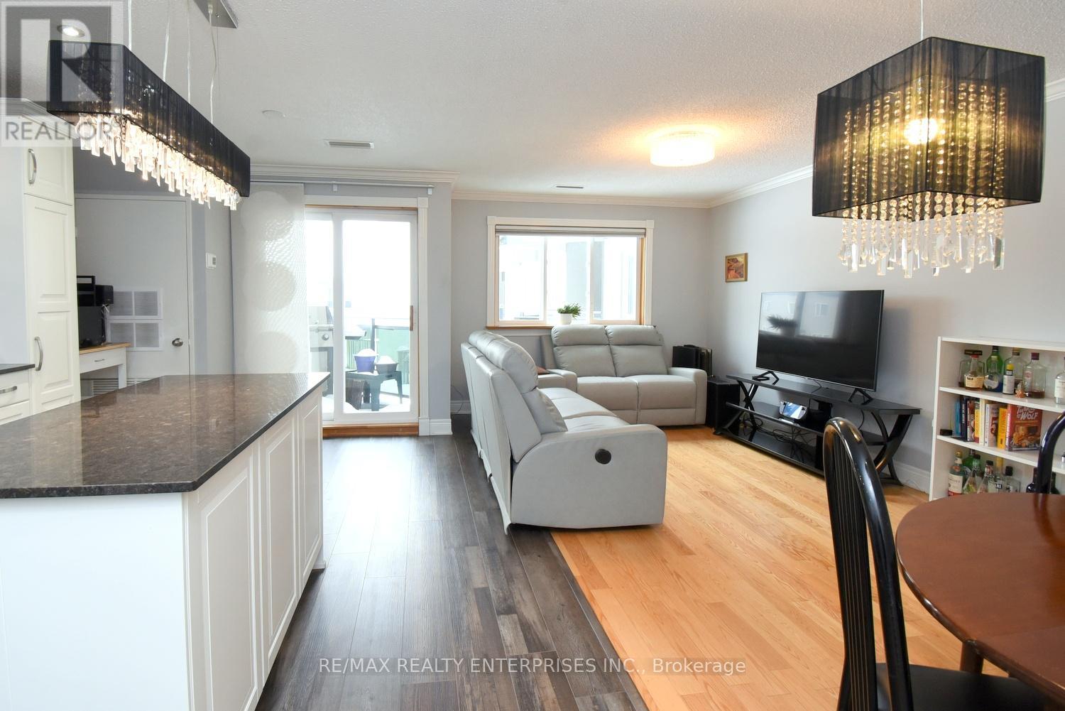 119 - 2001 BONNYMEDE DRIVE Mississauga (Clarkson) Ontario Canada L5J4H8 5