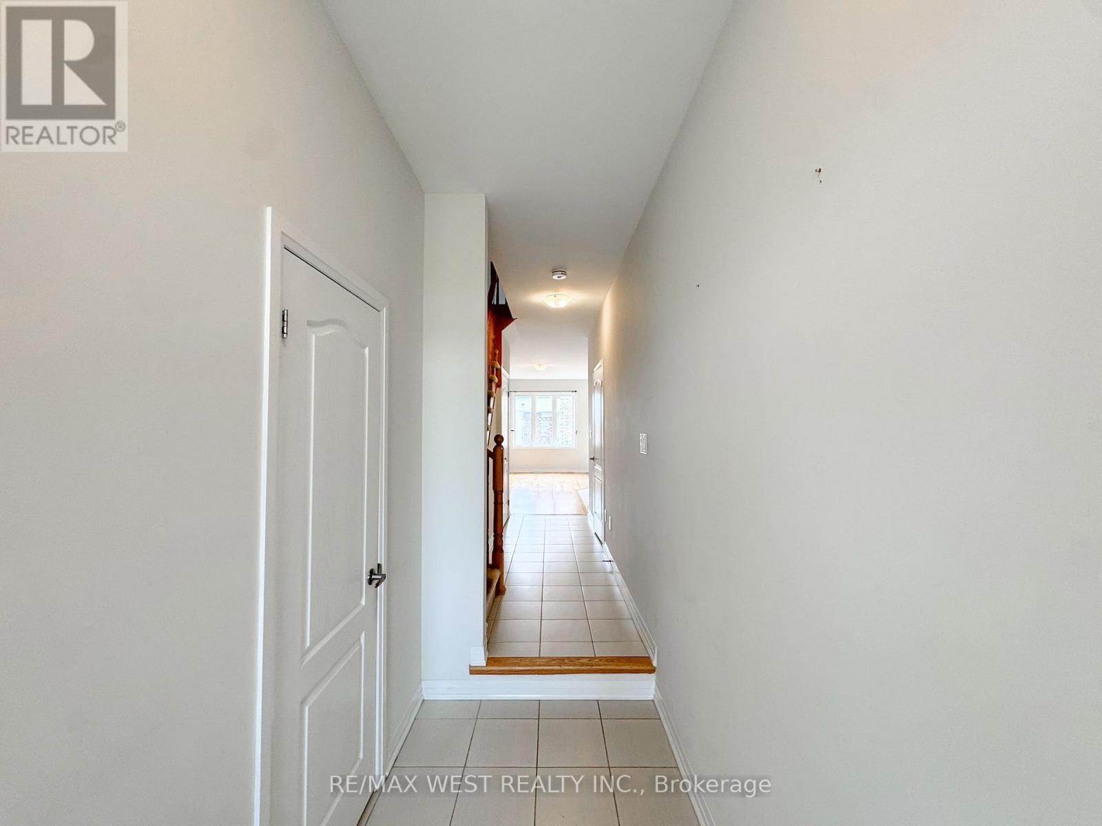 186 Parkinson Crescent, Orangeville, Ontario  L9W 6A2 - Photo 4 - W13608098