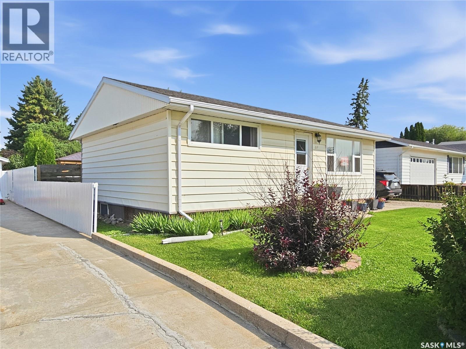 509 7th Avenue W, Biggar, Saskatchewan  S0K 0M0 - Photo 3 - SK043714