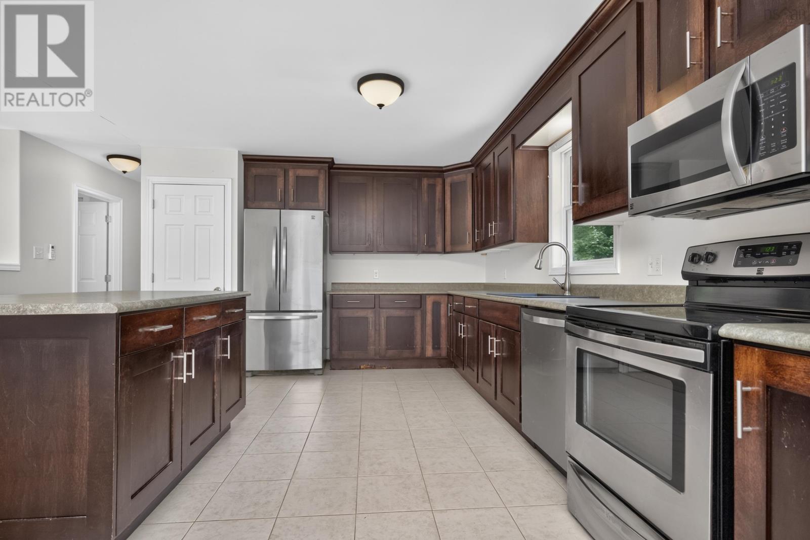 2 Randall Street, Dartmouth, Nova Scotia  B2Y 4K8 - Photo 12 - 202618727