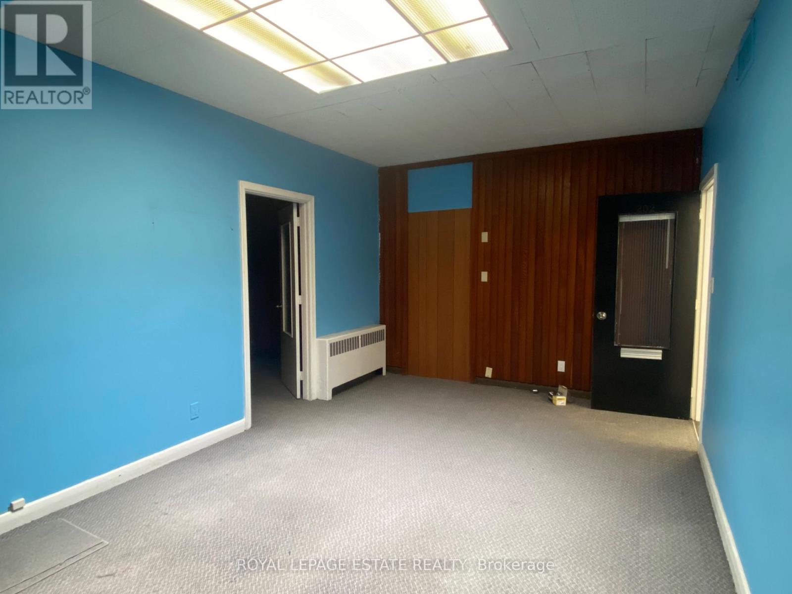 202a - 4894-4896 Dundas Street W, Toronto, Ontario  M9A 1B5 - Photo 3 - W13207028