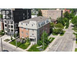 172 REGINA Street N, waterloo, Ontario