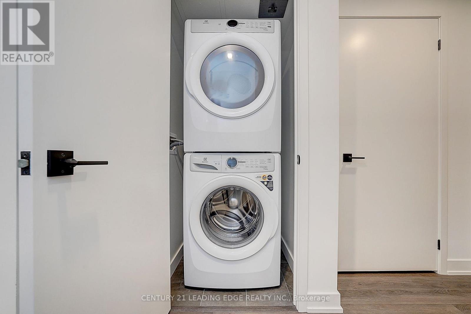 3406 - 609 Sherbourne Street, Toronto, Ontario  M4X 0A4 - Photo 11 - C13608200