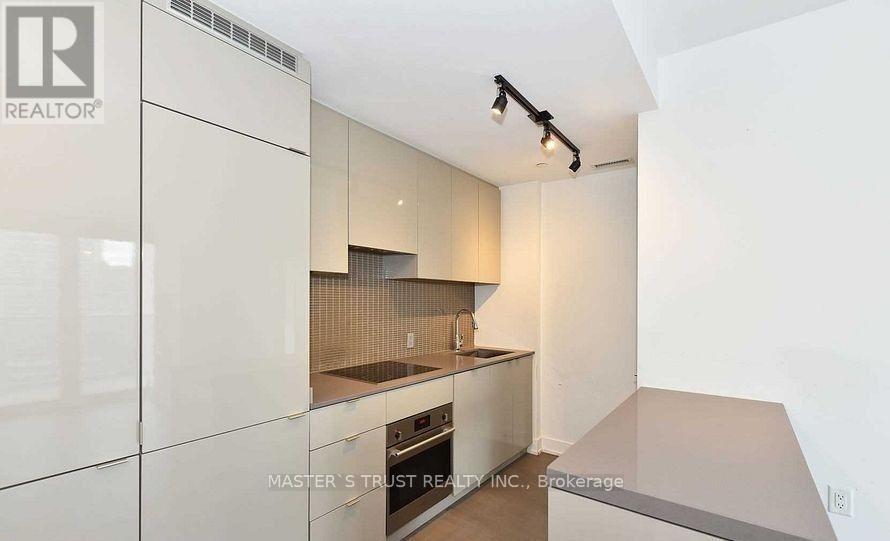 5203 - 7 Grenville Street W, Toronto, Ontario  M4Y 0E9 - Photo 2 - C13608202