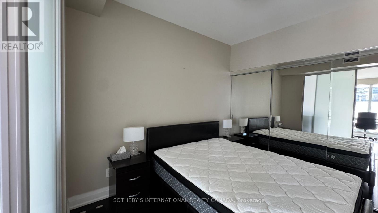 1310 - 80 John Street, Toronto, Ontario  M5V 3X4 - Photo 7 - C13608250