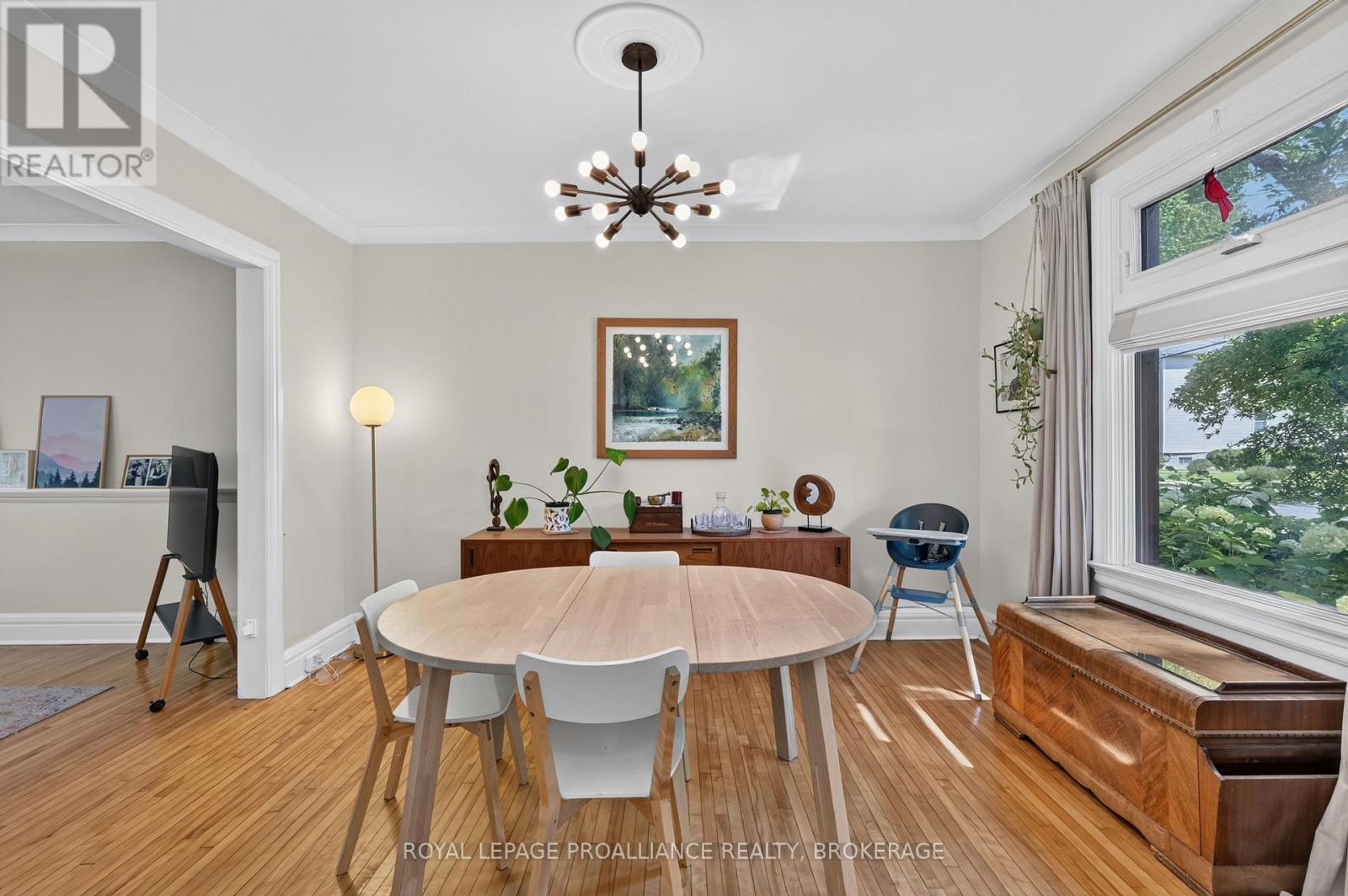 36 Livingston Avenue, Kingston, Ontario K7L 4L2 - Photo 5 - X13608212