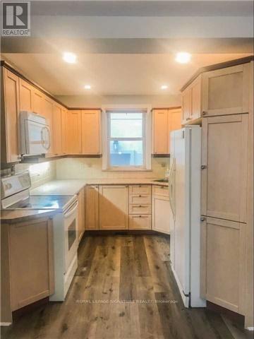 318 Woodmount Avenue, Toronto, Ontario  M4C 4A3 - Photo 4 - E13608204