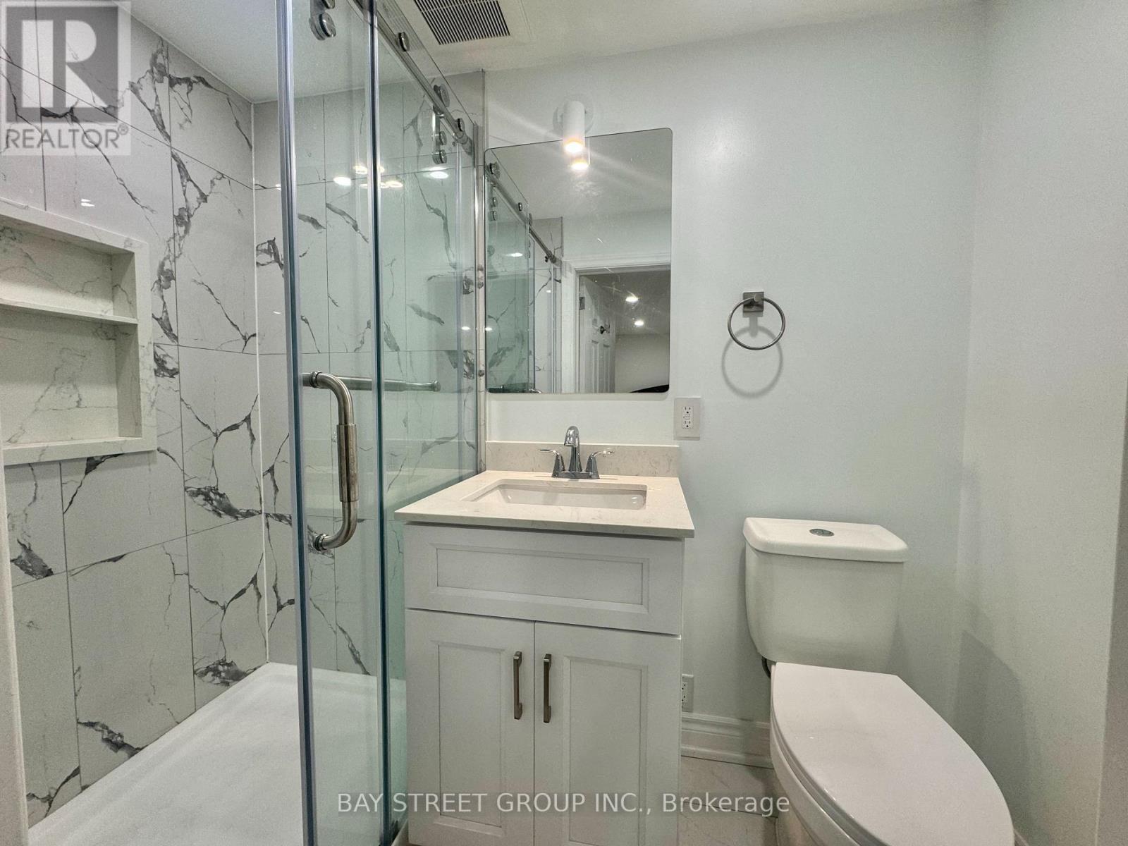 One Bed In W/o Basement - 8 Queensgate Court, Markham (Unionville), Ontario  L3R 8L5 - Photo 3 - N13608330