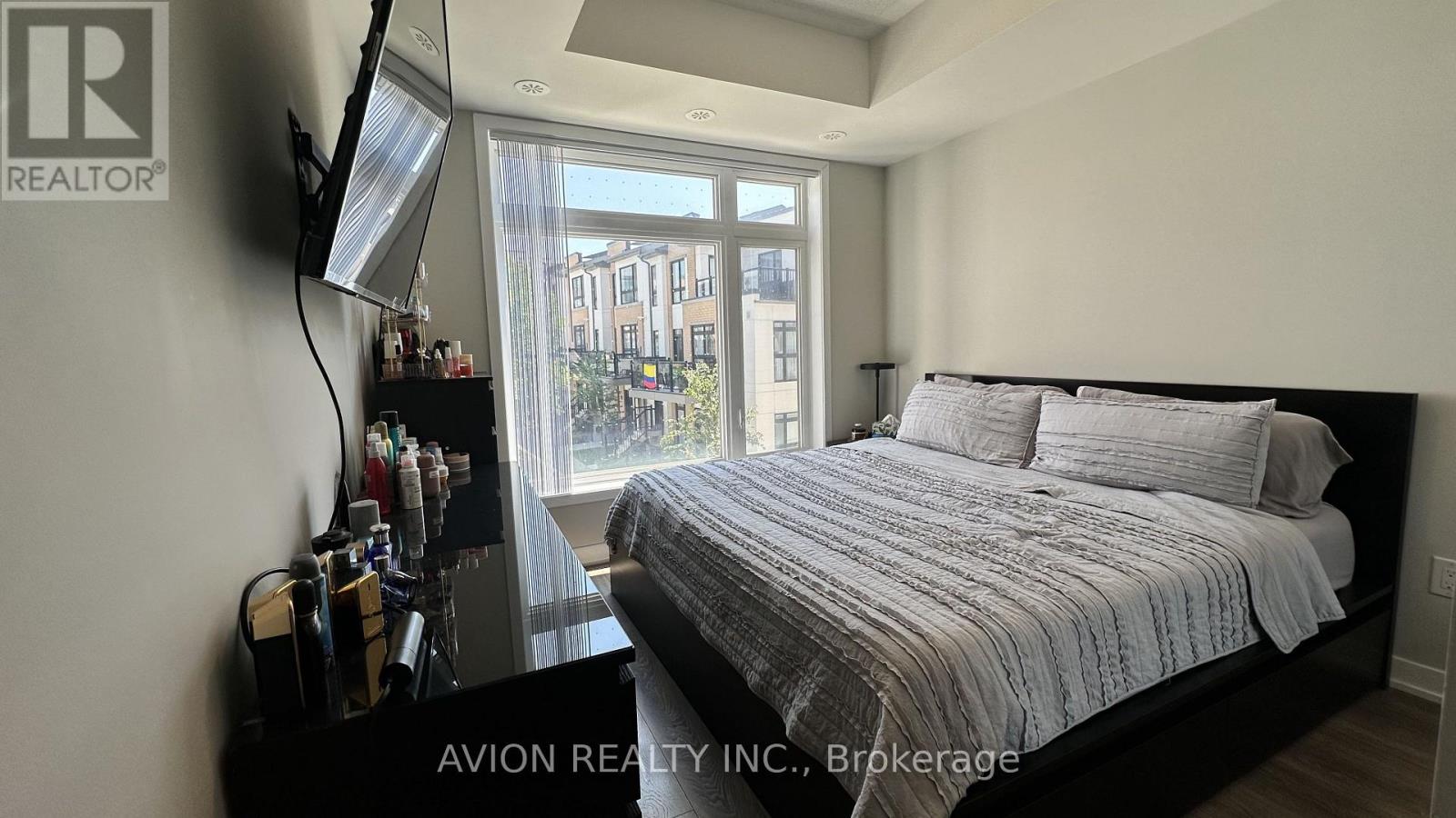 210 - 160 Canon Jackson Drive, Toronto, Ontario  M6M 0B6 - Photo 10 - W13608208