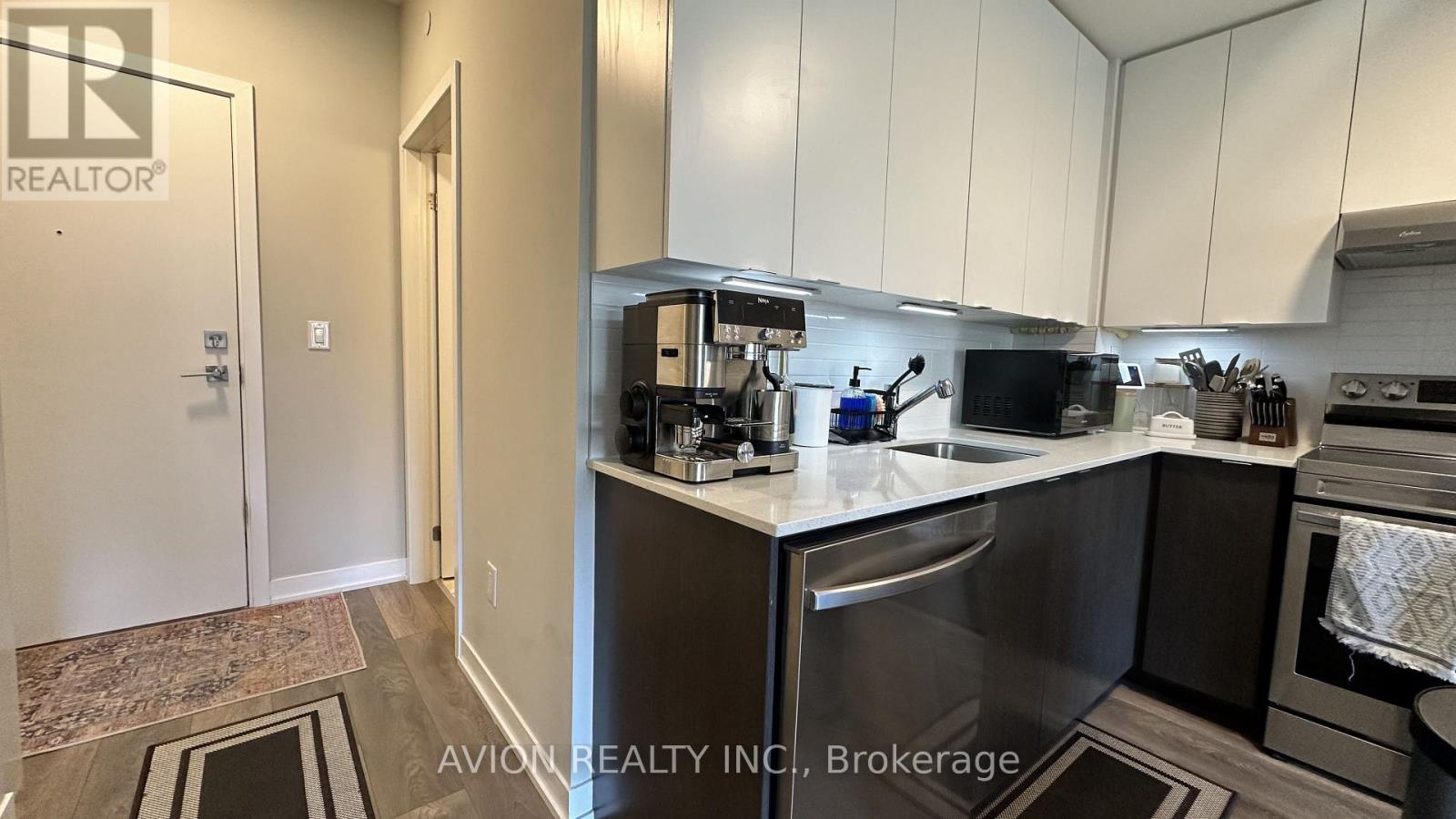 210 - 160 Canon Jackson Drive, Toronto, Ontario  M6M 0B6 - Photo 3 - W13608208