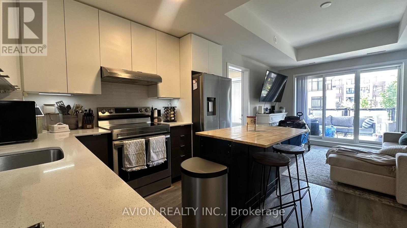 210 - 160 Canon Jackson Drive, Toronto, Ontario  M6M 0B6 - Photo 4 - W13608208