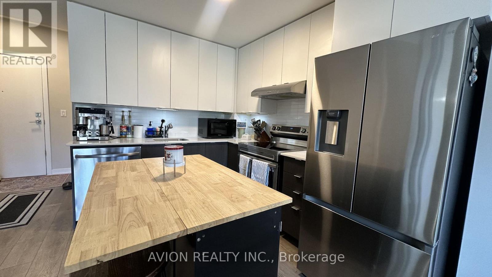210 - 160 Canon Jackson Drive, Toronto, Ontario  M6M 0B6 - Photo 6 - W13608208