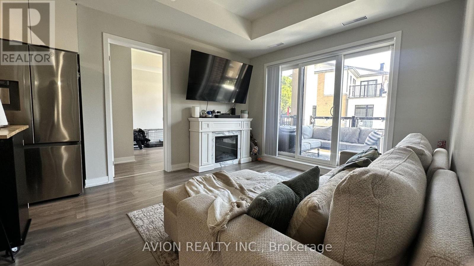 210 - 160 Canon Jackson Drive, Toronto, Ontario  M6M 0B6 - Photo 9 - W13608208