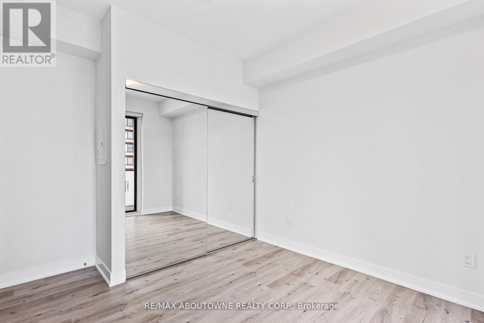 1003 - 430 Square One Drive, Mississauga, Ontario  L5B 0L6 - Photo 11 - W13608236